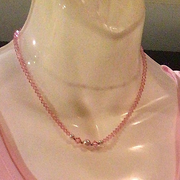 NWT Swarovski Crystalmaid pink necklace with white gradual pearls - Picture 1 of 3